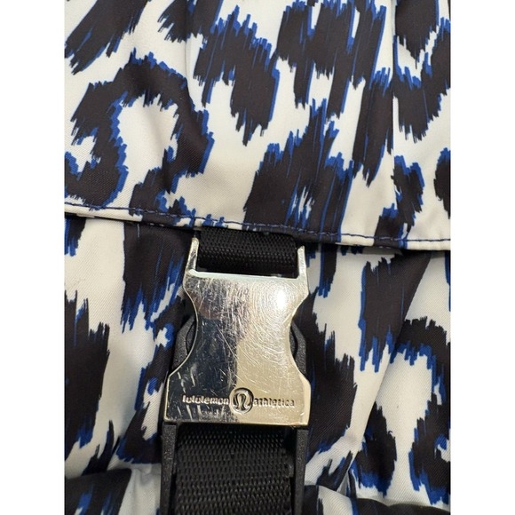 Lululemon Urban Yogini Ikat Yoga Messenger Bag Sprinkler Blue main image 10